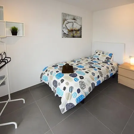 Apartment Magnificent On The Beach 